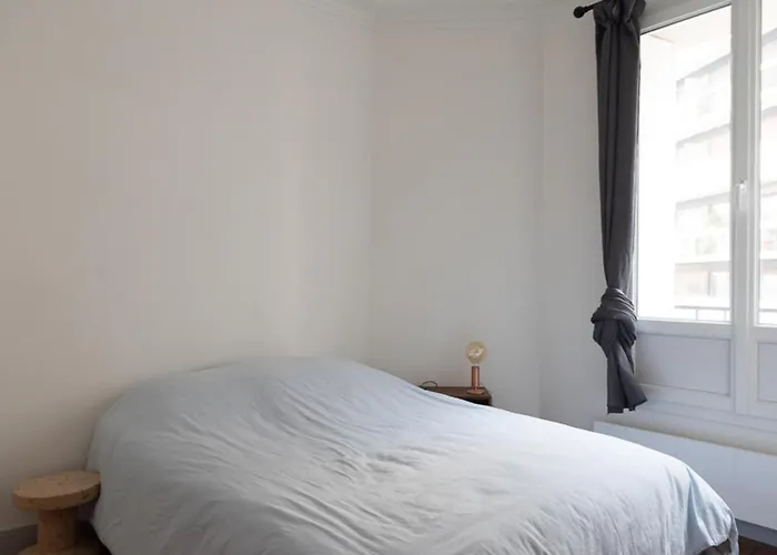 Charming Love Nest Near Montmartre
